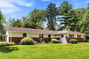 1475 London Dr, Columbus, OH 43221 - Photo 2