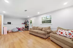 1381 Zollinger Rd, Columbus, OH 43221 - Photo 38