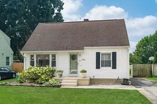 1095 E Dunedin Rd, Columbus, OH 43224 - Photo 2