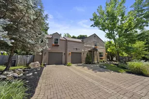 1940 Riverside Dr, Upper Arlington, OH 43221 - Photo 1
