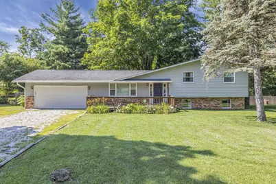 281 Middle Ground SW, Pataskala, OH 43062 - Photo 1