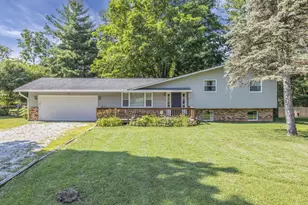 281 Middle Ground SW, Pataskala, OH 43062 - Photo 1