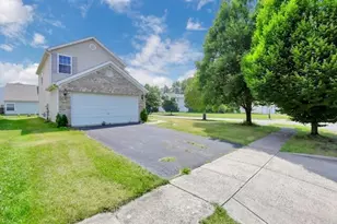 3667 Parker Knoll Ln, Columbus, OH 43219 - Photo 2