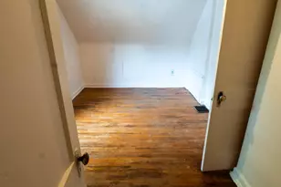 1290 E Weber Rd, Columbus, OH 43211 - Photo 6