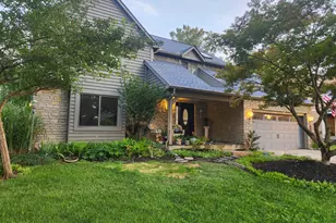 7582 Deer Creek Dr, Columbus, OH 43085 - Photo 2