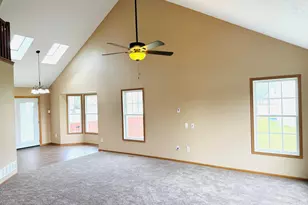 261 Westmark Ct, Galloway, OH 43119 - Photo 6
