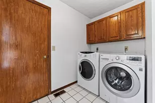 2192 Victoria Park Dr, Columbus, OH 43235 - Photo 8