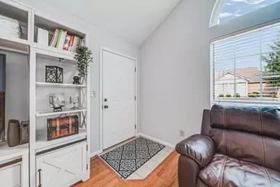 4075 Chennin Drive #9, Columbus, OH 43230 - Photo 4