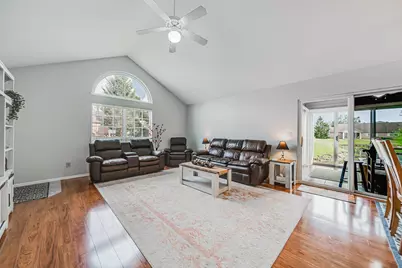 4075 Chennin Drive #9, Columbus, OH 43230 - Photo 8