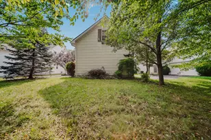 4042 Peregrine Pass Dr, Columbus, OH 43230 - Photo 32