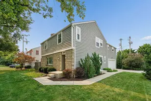 1430 Ashdowne Rd, Upper Arlington, OH 43221 - Photo 1