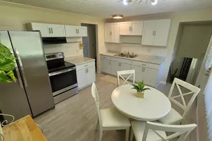 1392 E Mithoff St, Columbus, OH 43206 - Photo 8