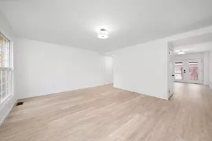 2348 Hardesty Ct, Columbus, OH 43204 - Photo 2