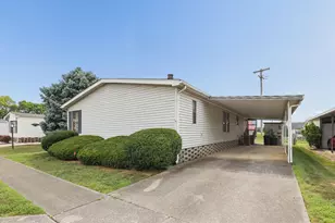 4489 Nevada Dr W, Columbus, OH 43207 - Photo 2