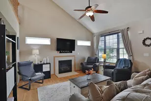 1918 Bay Port Dr, Grove City, OH 43123 - Photo 6