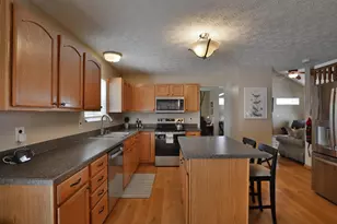 1918 Bay Port Dr, Grove City, OH 43123 - Photo 12