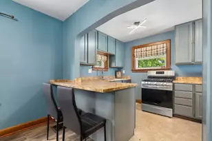 2734 Ridge Ave, Columbus, OH 43204 - Photo 2