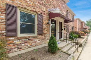 911 Manor Ln, Columbus, OH 43221 - Photo 30