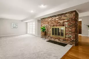 911 Manor Ln, Columbus, OH 43221 - Photo 2