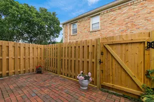 911 Manor Ln, Columbus, OH 43221 - Photo 14