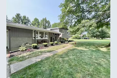 1129 Royal Court NE, Lancaster, OH 43130 - Photo 2