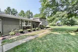 1129 Royal Ct NE, Lancaster, OH 43130 - Photo 2