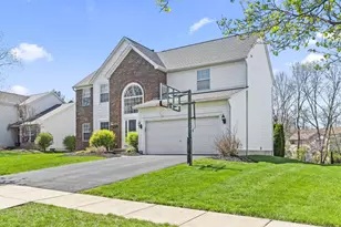 10526 Stoneham Dr, Powell, OH 43065 - Photo 2