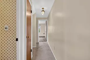 2438 Hardesty Dr S, Columbus, OH 43204 - Photo 22