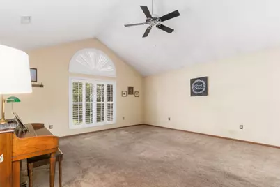 1911 Farmbrook Circle S #14, Grove City, OH 43123 - Photo 16