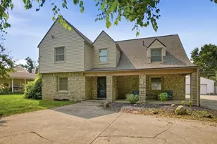 399 N Nelson Rd, Columbus, OH 43219 - Photo 4