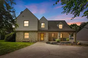 399 N Nelson Rd, Columbus, OH 43219 - Photo 1