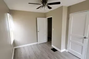 1911 Brentnell Ave, Columbus, OH 43219 - Photo 10