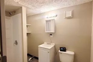 1911 Brentnell Ave, Columbus, OH 43219 - Photo 14
