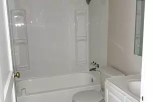 1911 Brentnell Ave, Columbus, OH 43219 - Photo 8
