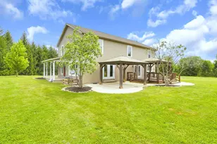1877 Hardin Ln, Powell, OH 43065 - Photo 2