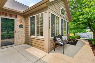 7228 Falls View Cir, Delaware, OH 43015 - Photo 2