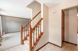 316 Brownsfell Dr, Columbus, OH 43235 - Photo 4