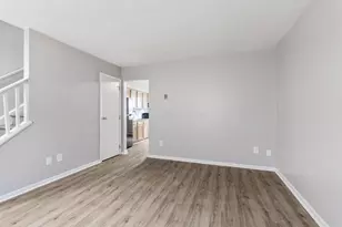 524 Clarendon Ave, Columbus, OH 43223 - Photo 4