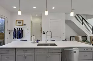 268 N Neruda Ave, Columbus, OH 43201 - Photo 22
