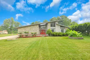 3350 Sycamore Knoll Dr, Columbus, OH 43219 - Photo 2