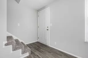 2818 Avati Dr, Columbus, OH 43207 - Photo 4