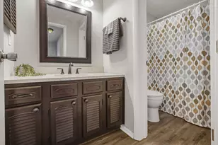 2818 Avati Dr, Columbus, OH 43207 - Photo 18