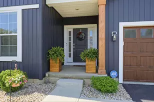414 Colonial Club Rd, Commercial Point, OH 43116 - Photo 2