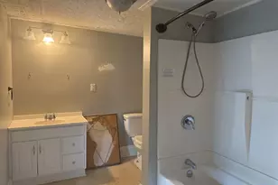 121 W Center St, London, OH 43140 - Photo 6