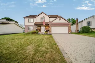 2445 Clover Blossom Ct, Grove City, OH 43123 - Photo 2