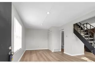 2533 Broadleaf Ct, Columbus, OH 43224 - Photo 2