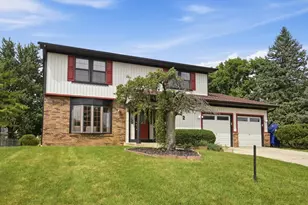 322 Sprucewood Dr, Delaware, OH 43015 - Photo 2
