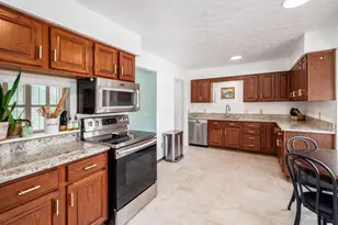 27 E South St, Worthington, OH 43085 - Photo 18