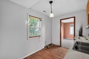 2405 Lindale Rd, Columbus, OH 43224 - Photo 6