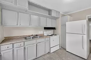 2798 Hiawatha St, Columbus, OH 43211 - Photo 6